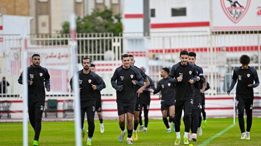 بسبب التأخير..مدير الكرة يقوم بطرد مدرب الزمالك من التدريبات أمام اللاعبين