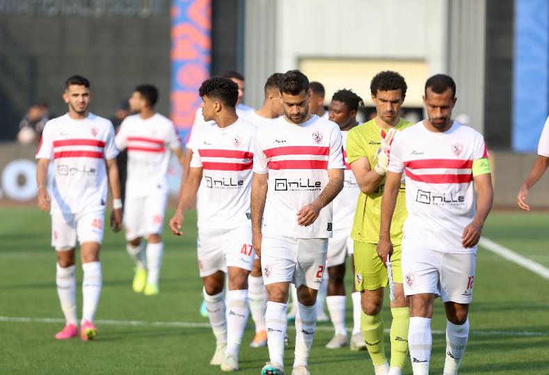 الزمالك يوقع عقوبة مالية علي نجميه بسبب مباراة طلائع الجيش