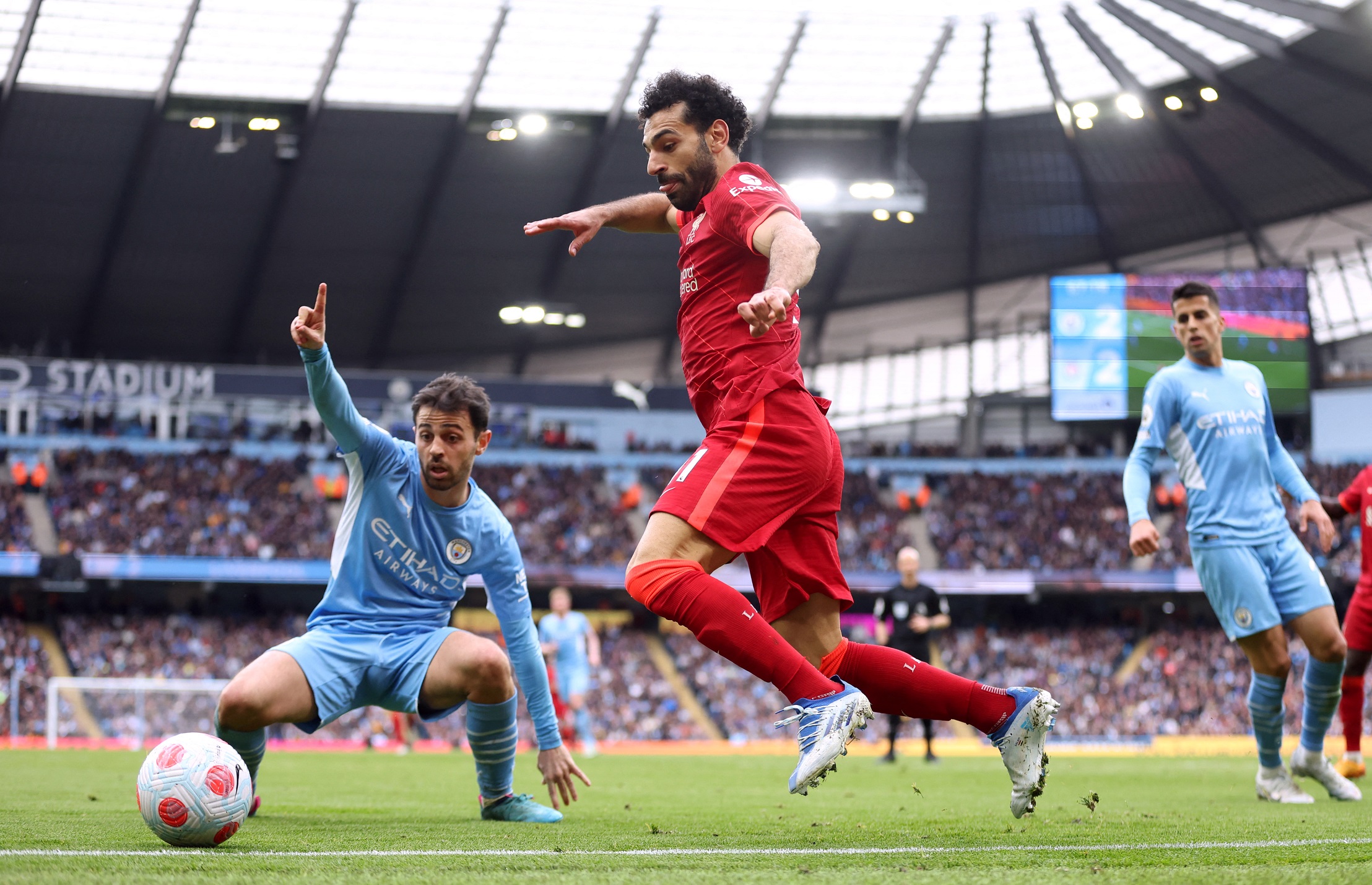 محمد صلاح يقترب من حصد رقم قياسي جديد في قمة مانشستر سيتي وليفربول اليوم