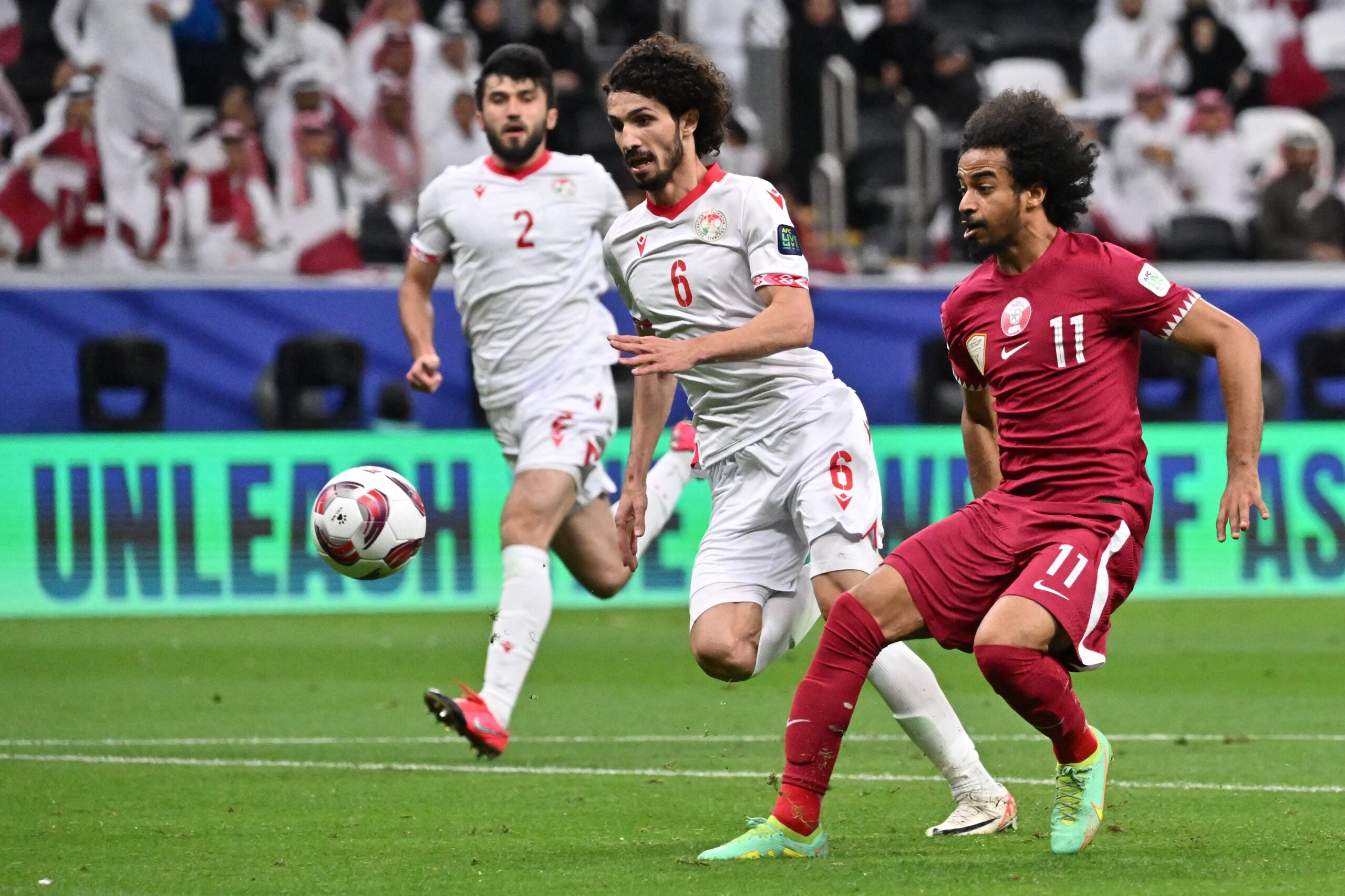 فيديو.. منتخب قطر أول المتأهلين لدور الـ16 بكأس آسيا بعد هزيمة طاجكيستان