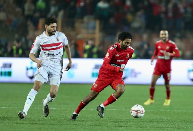 نجم الأهلي يحسم موقفه النهائي من الرحيل إلي الزمالك يناير الجاري