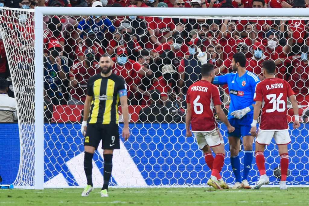 الأهلي يكشف عن شروطه لرحيل نجمه المفضل إلى الاتحاد السعودي