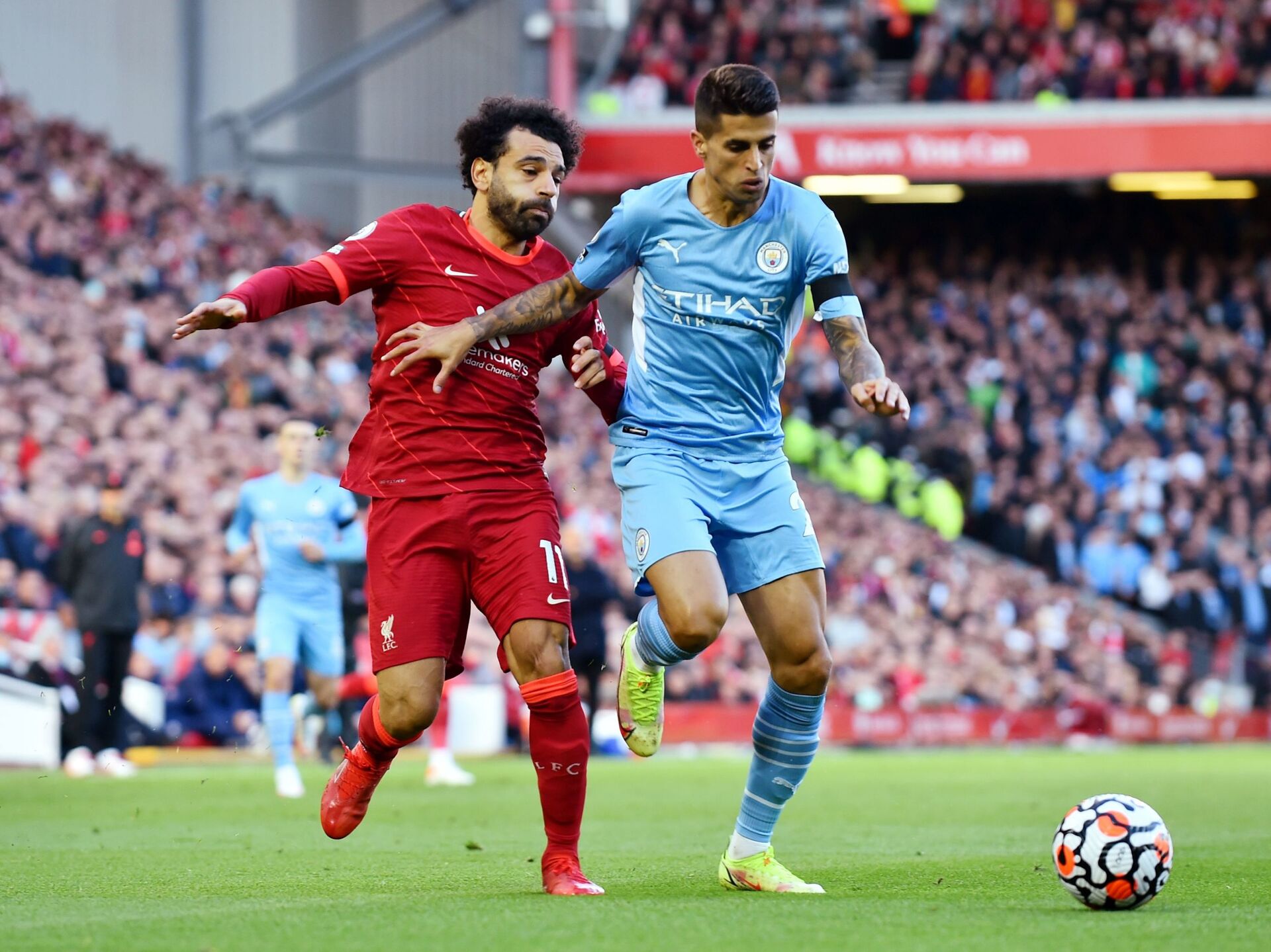 صراع قوي بين ليفربول ومانشستر سيتي لحسم التعاقد مع نجم الدوري الهولندي