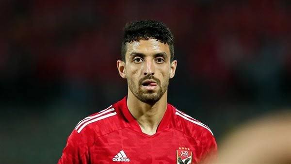 جماهير الأهلي تدعم طاهر محمد طاهر بعد لقطة بكاءه