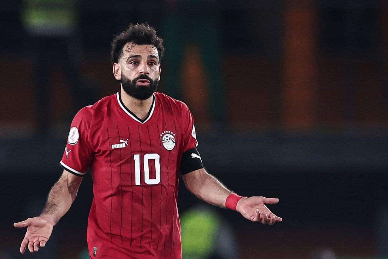 بعد تعينه مديرا فنيا..مدير منتخب مصر يكشف حقيقة الخلاف بين حسام حسن ومحمد صلاح